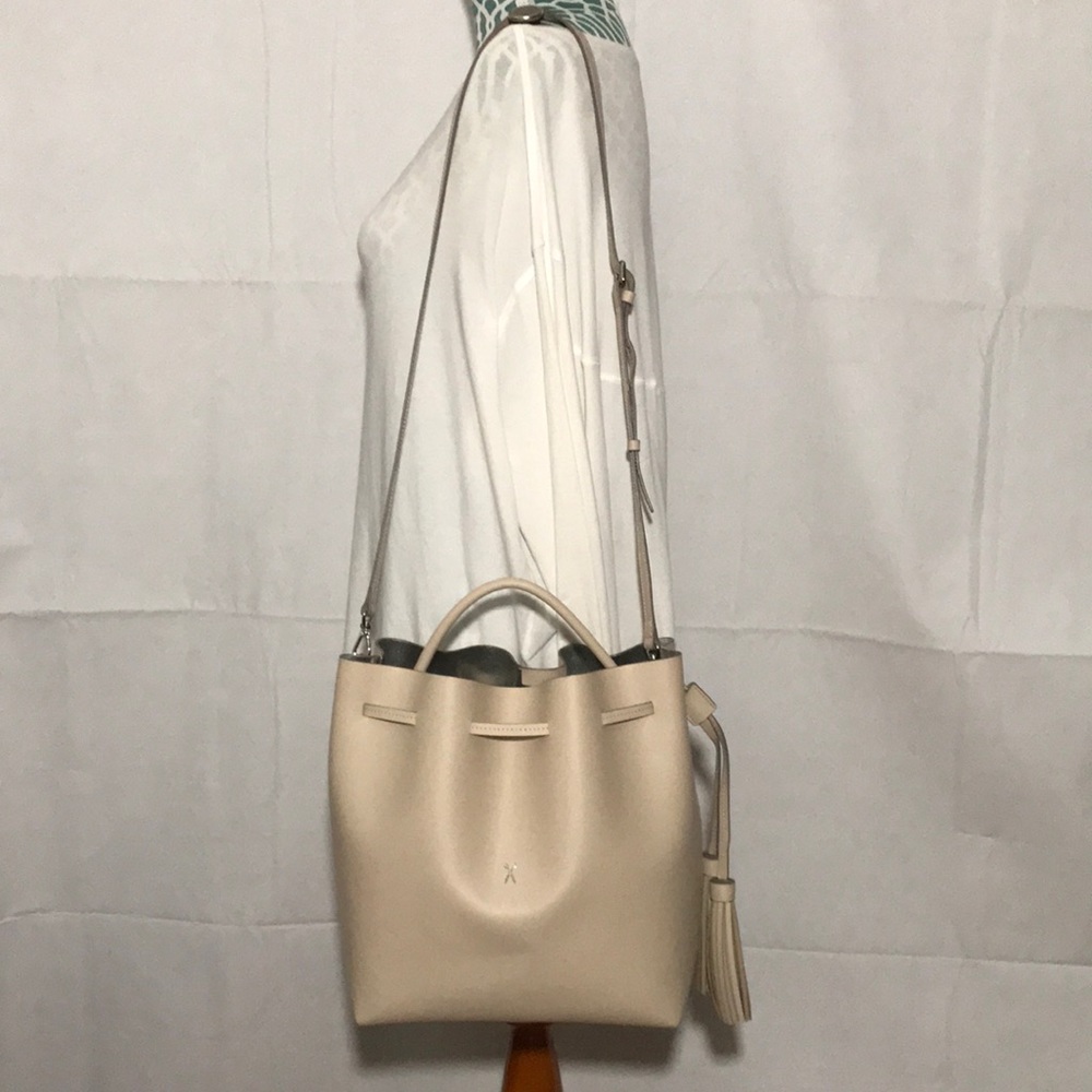 Joseph & Stacey OZ Structured Ecru Beige Bucket Purse Crossbody Satchel Bag